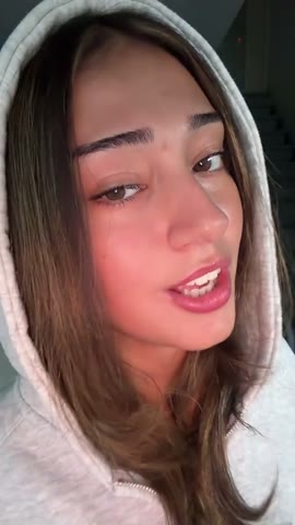 Hoodie lip sync